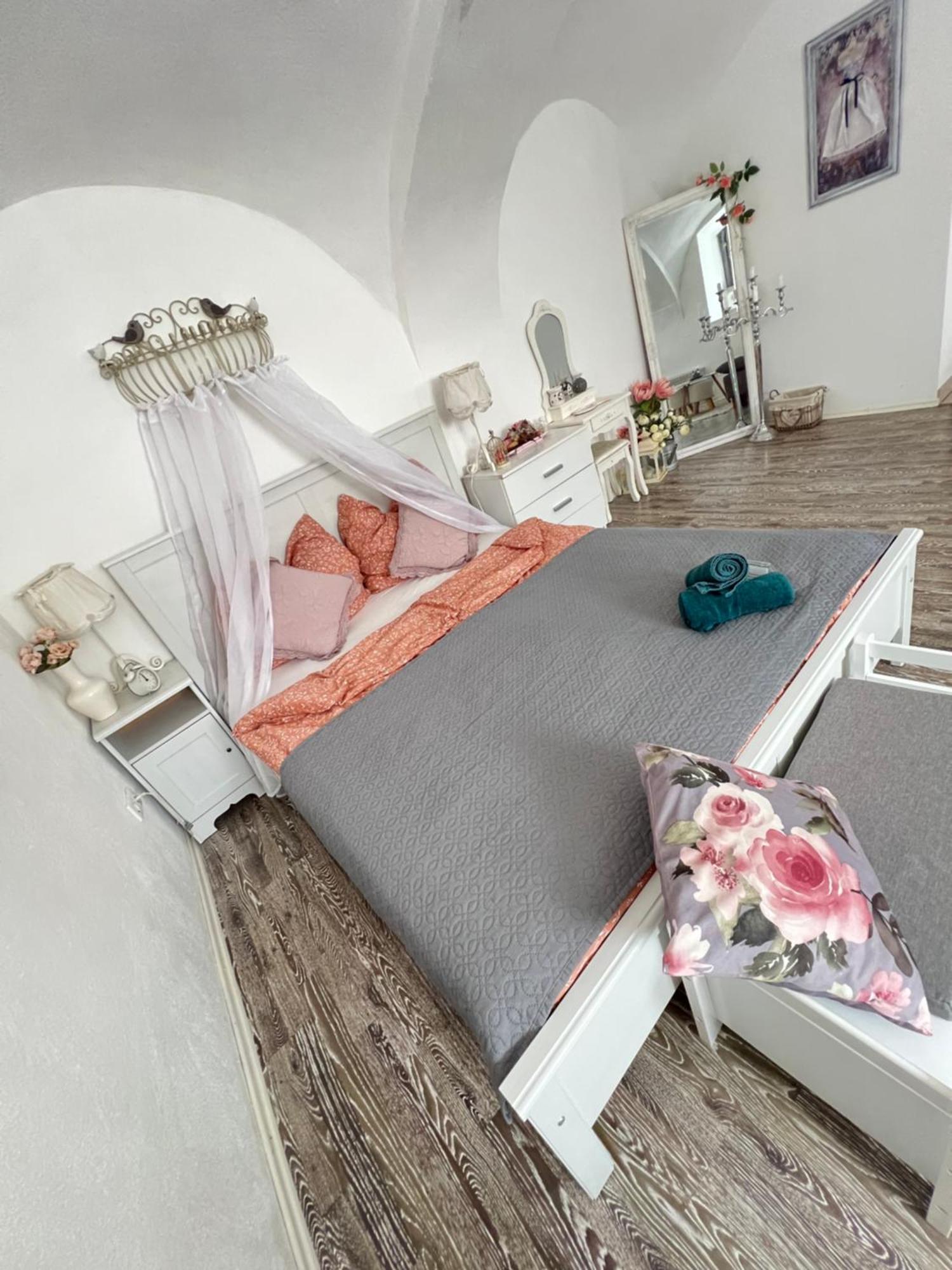 Korona Apartman Székesfehérvár Zewnętrze zdjęcie