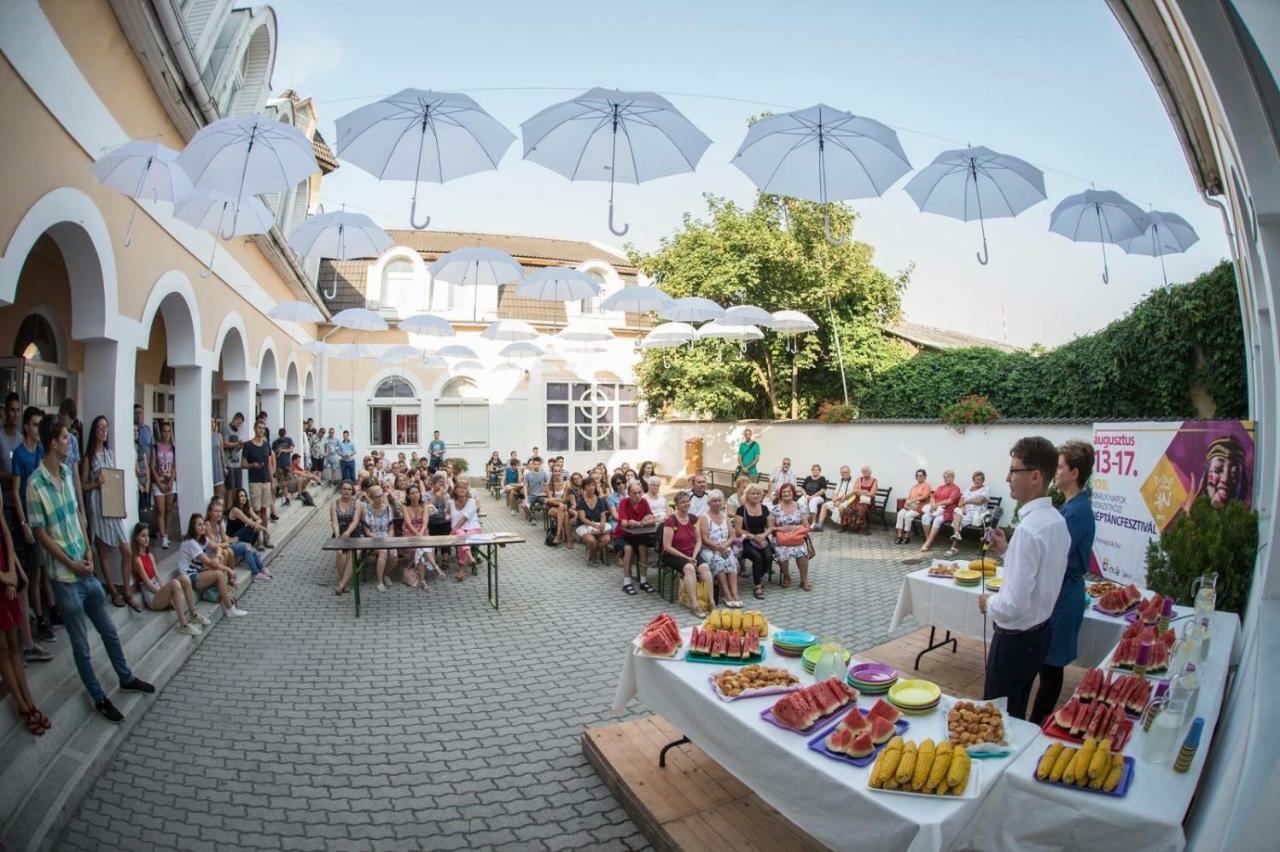 Korona Apartman Székesfehérvár Zewnętrze zdjęcie